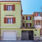 2 Bedroom Stunning In Apartamento