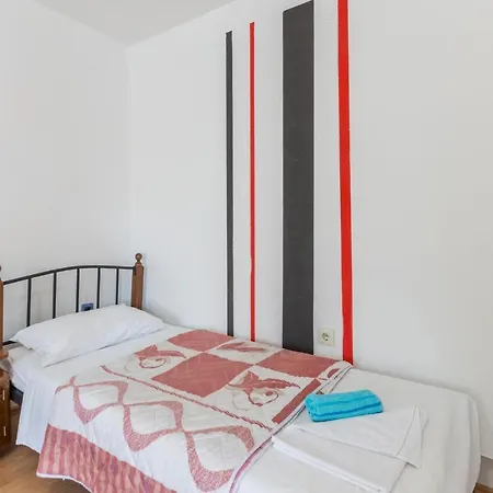 Appartamento In With Kitchen *