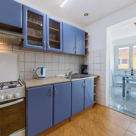 In With Kitchen Appartamento