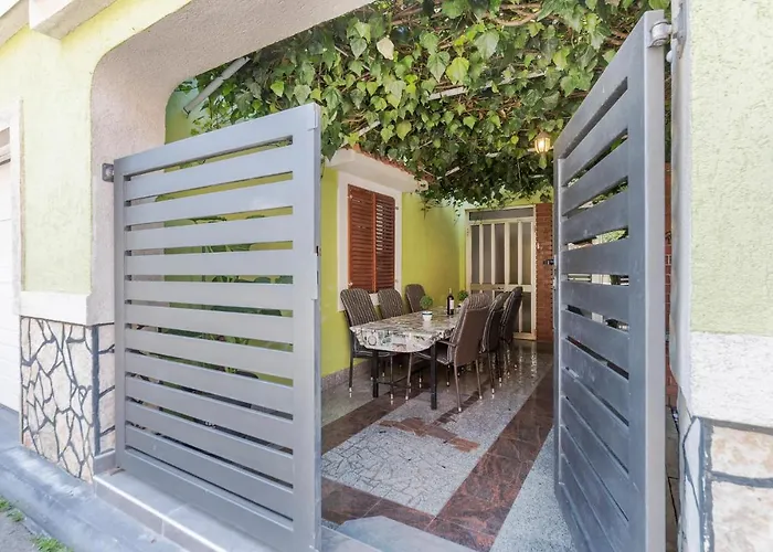 2 Bedroom Stunning In Pula